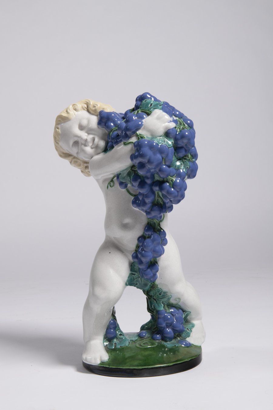 PUTTO WITH BLUE GRAPES - AUTUMN