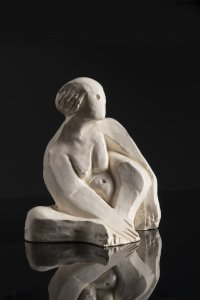 SEATED WOMAN I