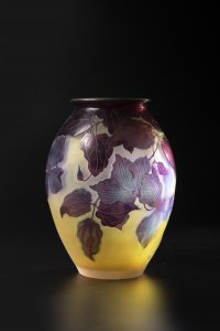 VASE „CLEMATIS I“