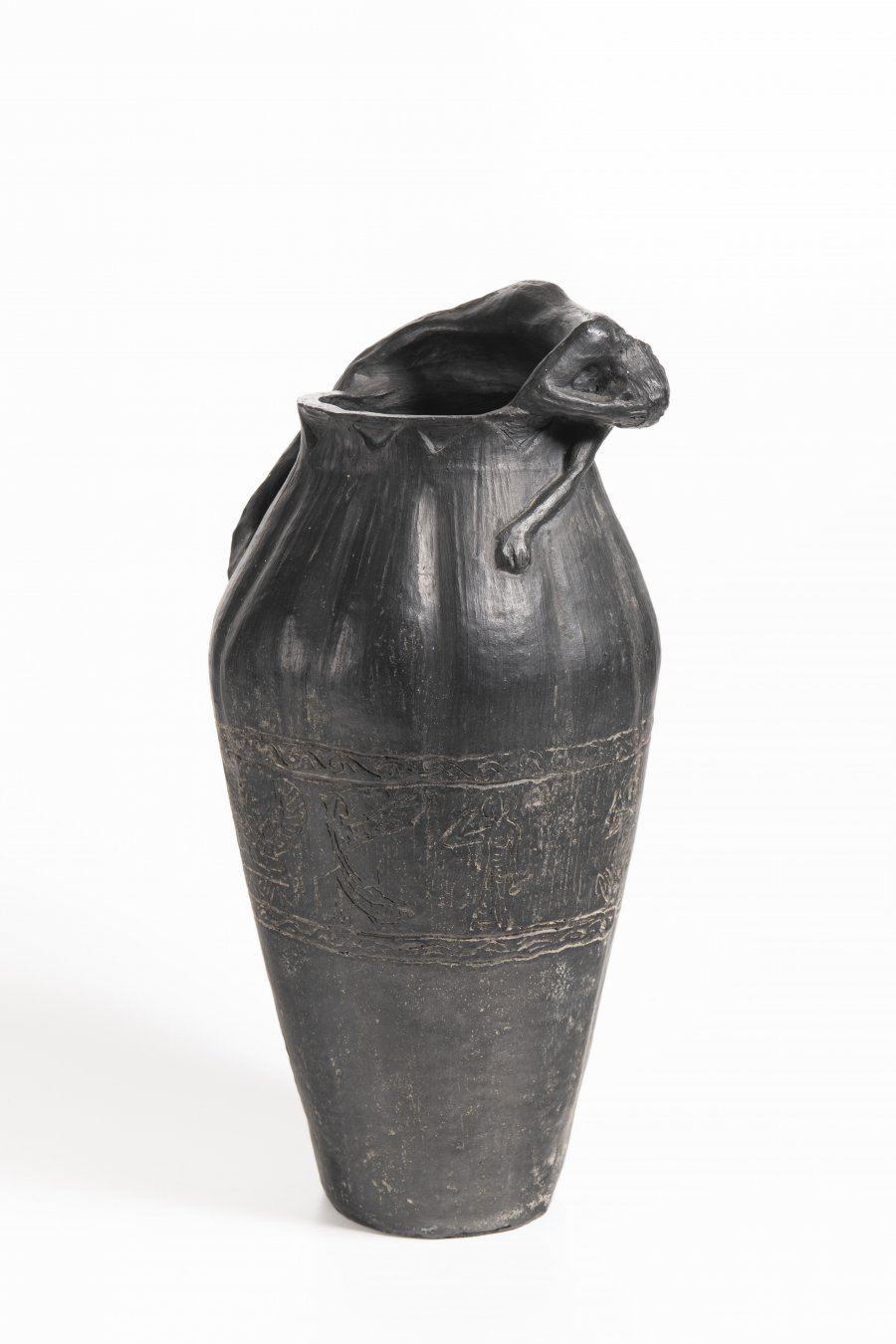 VASE WITH A FREE SCULPTURE