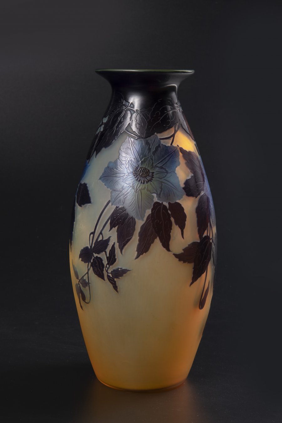 VASE "CLEMATIS II"