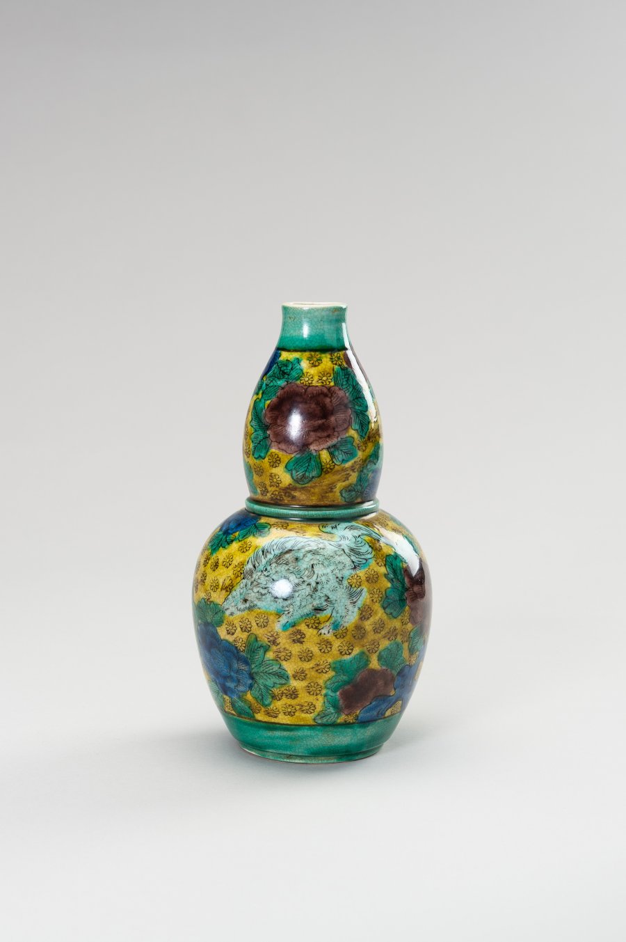 JAPANESE PORCELAIN KUTANI VASE FROM THE EDO PERIOD