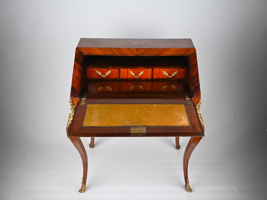 A NAPOLEON III BUREAU