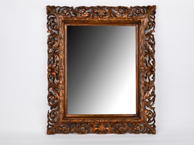 A FLORENCE STYLE MIRROR