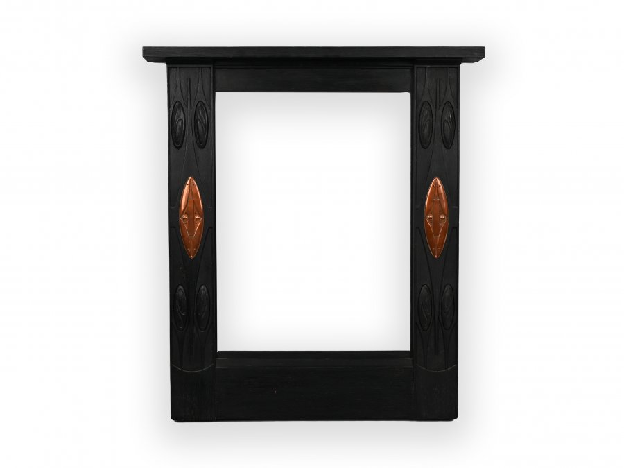 AN ART NOUVEAU PICTURE FRAME