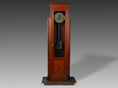 AN ART NOUVEAU CLOCK