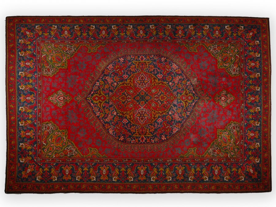 A SAROUK FERAGHAN RUG