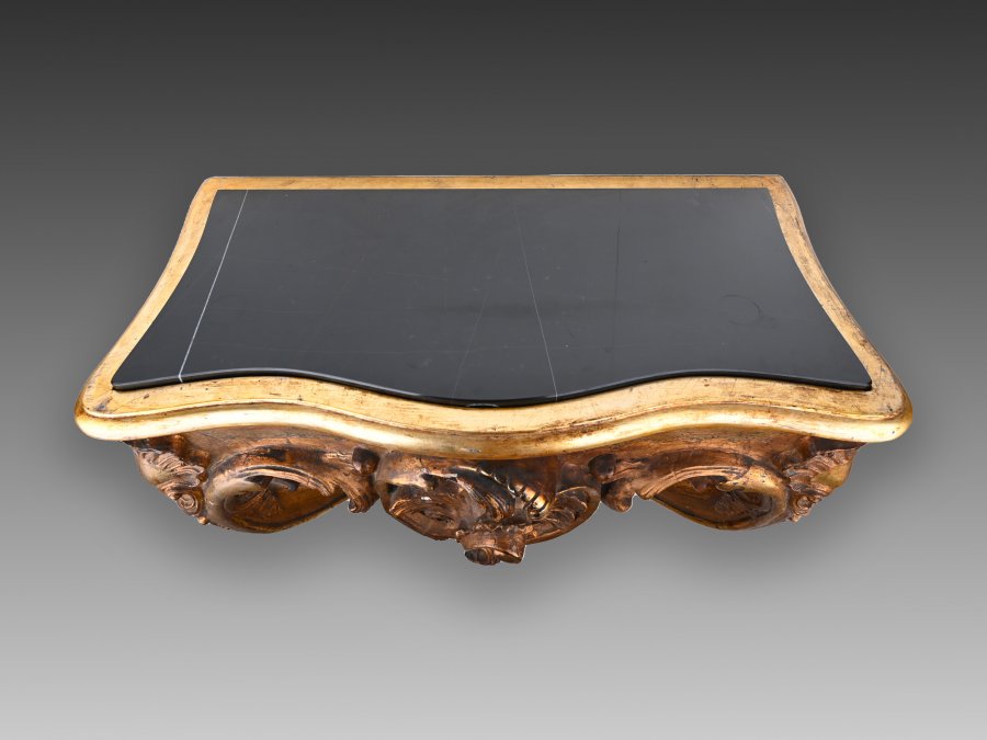 A BAROQUE STYLE CONSOLE TABLE