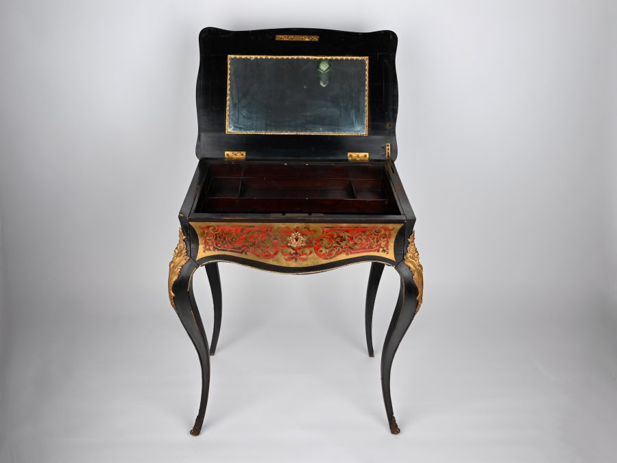 A NAPOLEON III TABLE