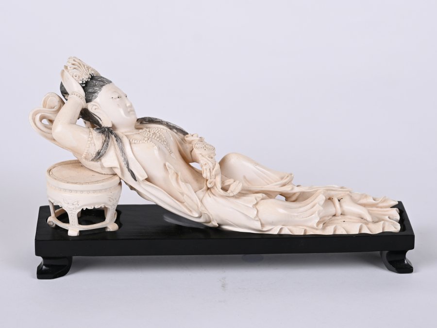 RECLINING KUAN YIN