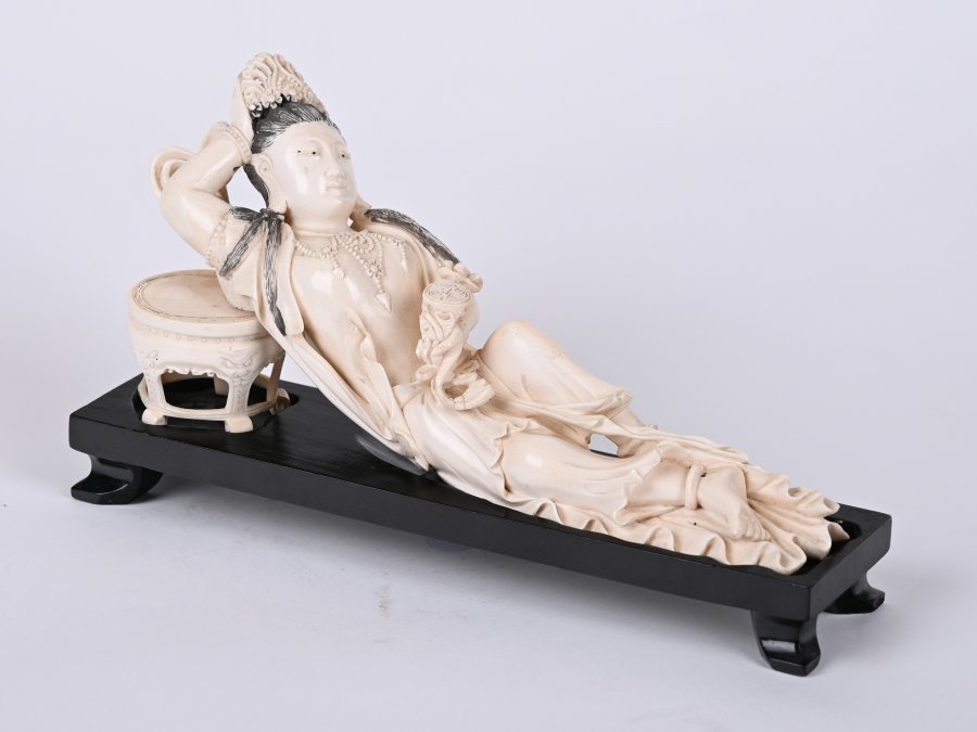 RECLINING KUAN YIN