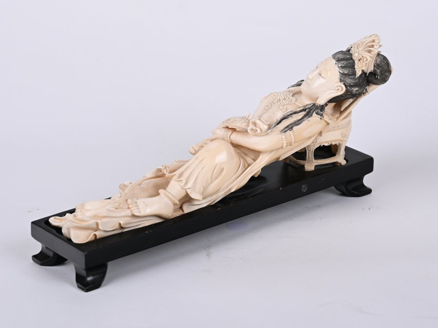 RECLINING KUAN YIN