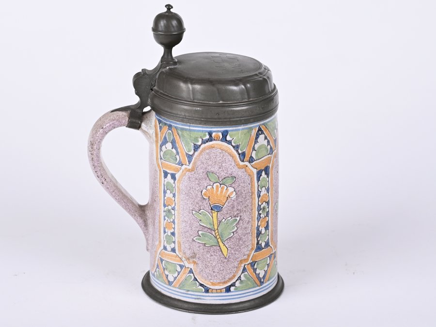 TANKARD WITH A TIN LID