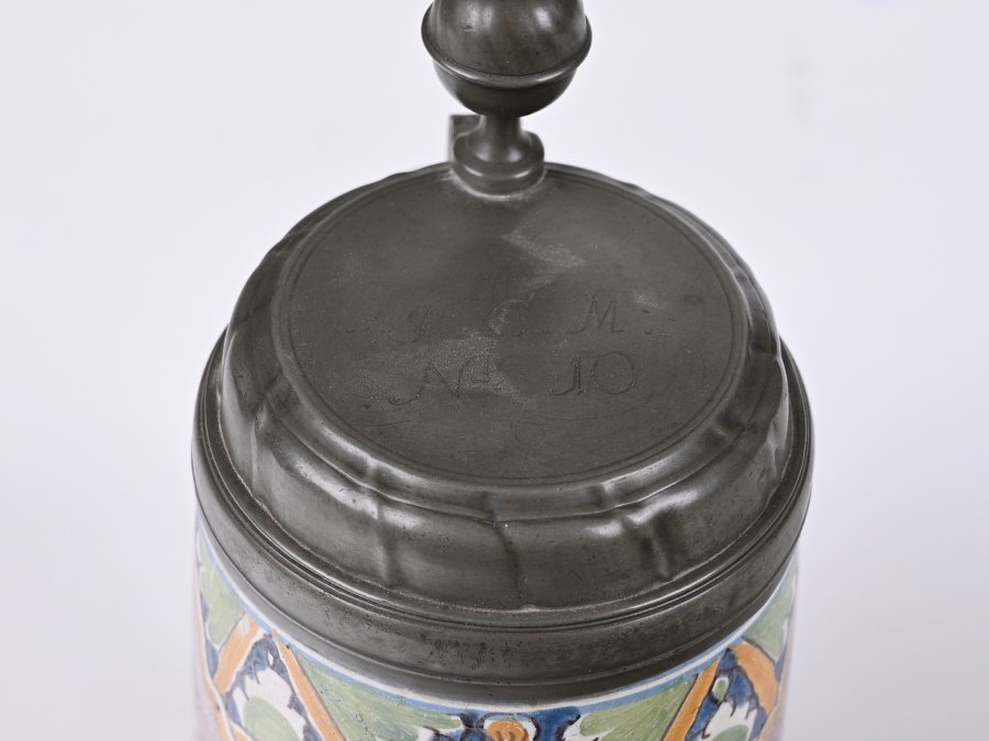 TANKARD WITH A TIN LID