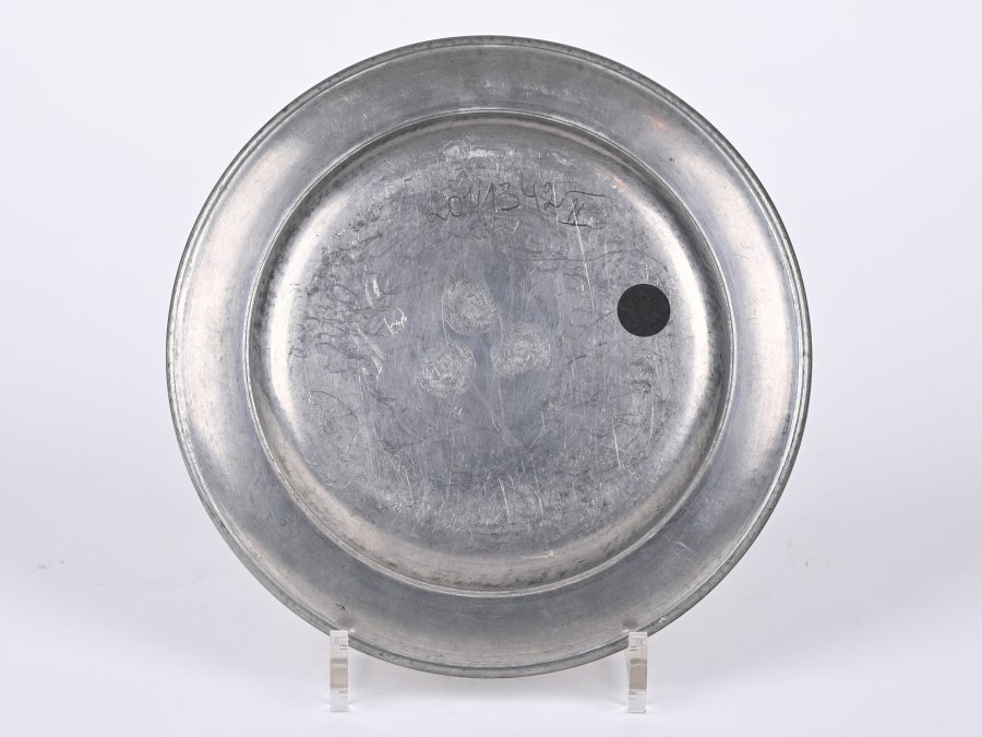 SET OF FOUR TIN PLATES