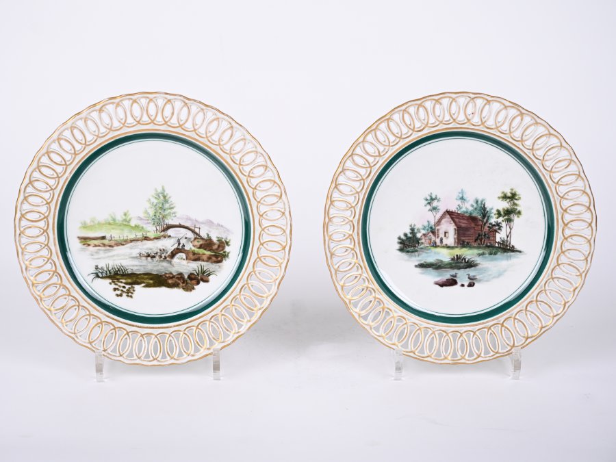 PAIR OF DECORATIVE OPENWORK PLATES