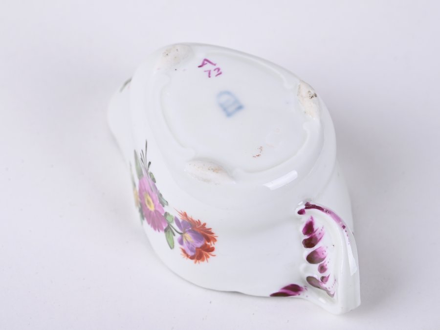 SET OF SMALL VIENNA PORCELAIN PIECES