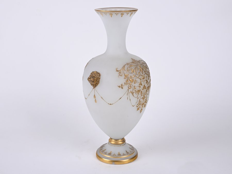 GLASS VASE WITH LION HEADS