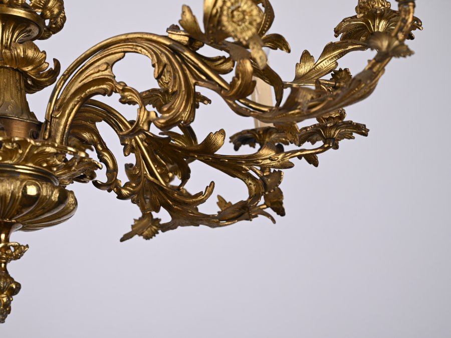 ORNAMENTAL GILDED CHANDELIER