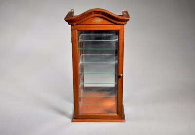 DISPLAY CABINET WITH LABEL