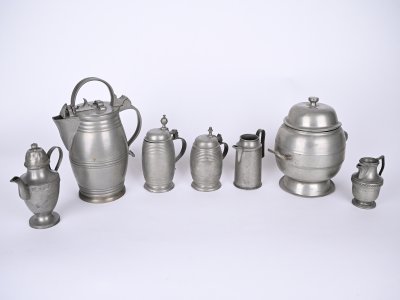 SET OF TIN VESSELS