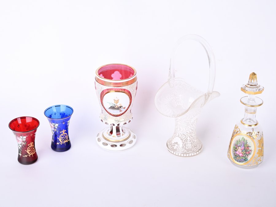 SET OF GLASS OBJECTS