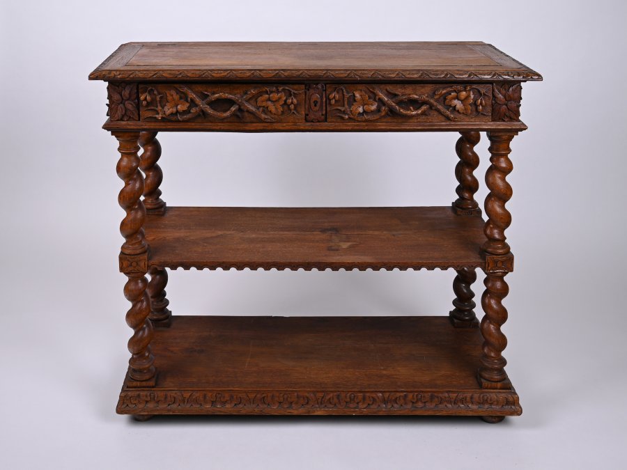 ETAGERE WITH VINE SPRIGS