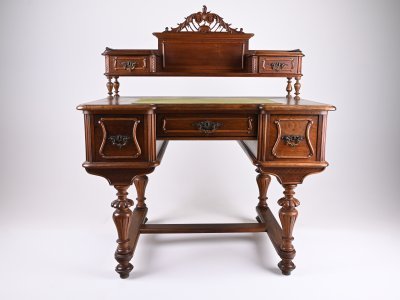 HISTORISM WRITING DESK