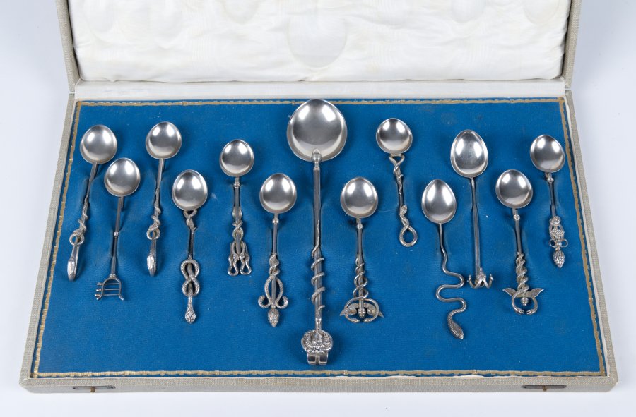 SET OF SPOONS