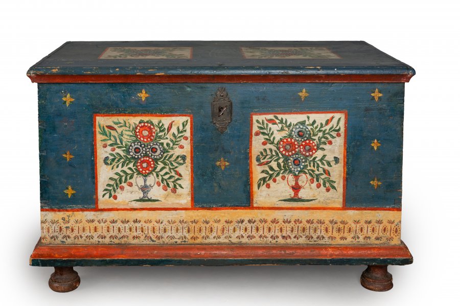 PAINTED FOLK CHEST