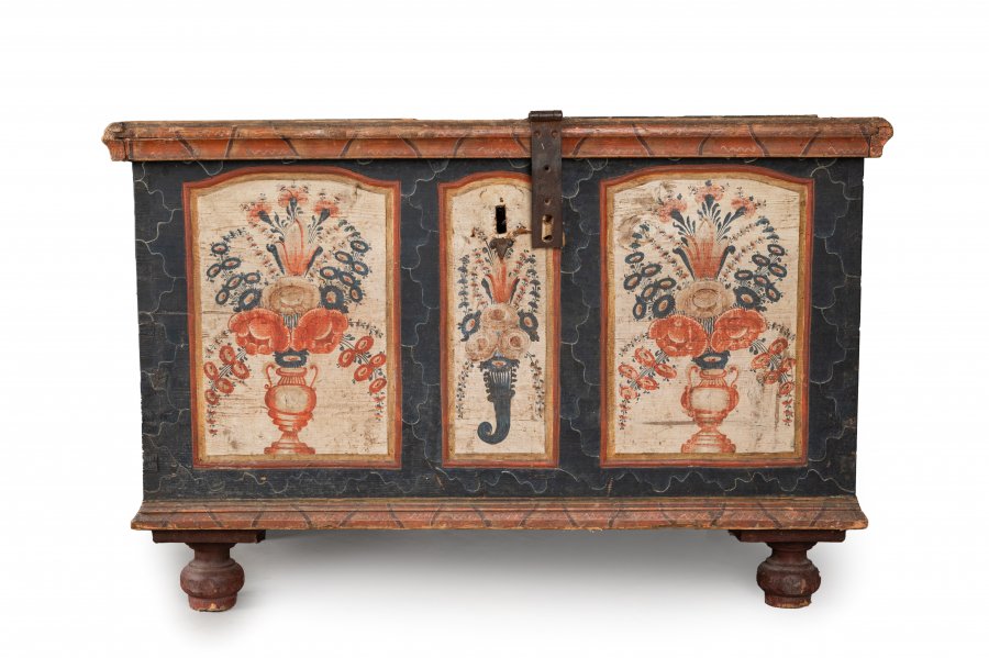 PAINTED FOLK CHEST