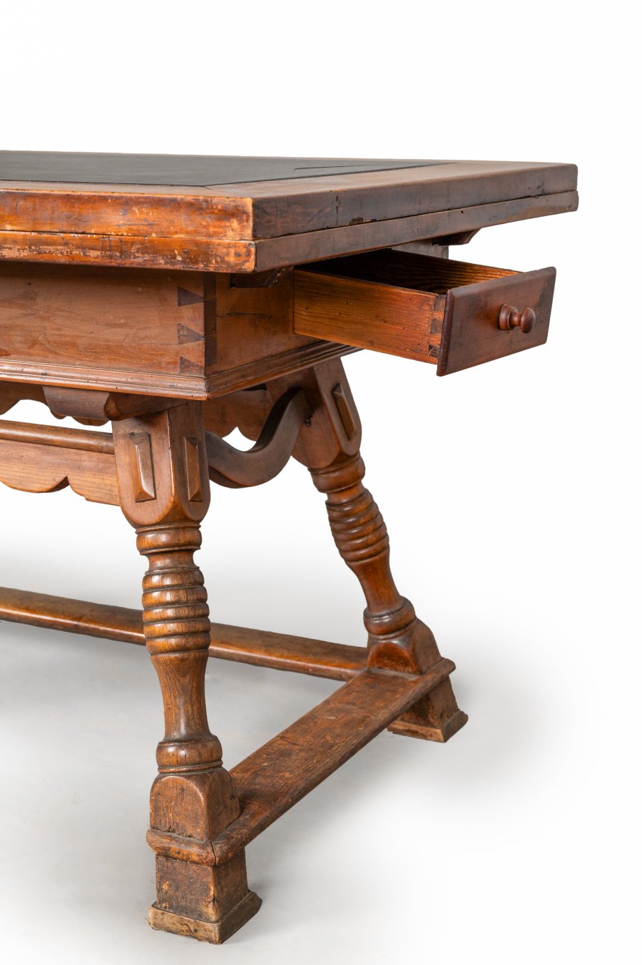 BAROQUE FOLDING TABLE