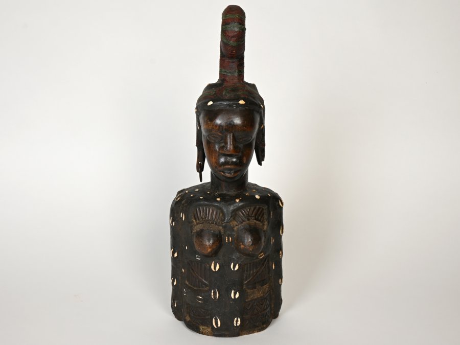 AFRICAN STATUETTE I