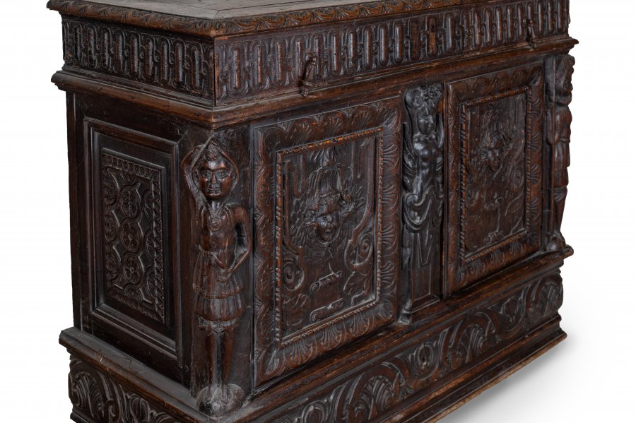 LATE MANNERIST CHEST OF DRAWERS