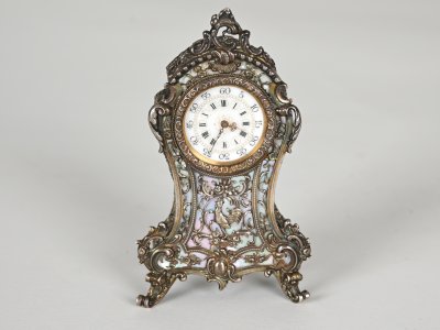 SMALL SILVER CLOCKS