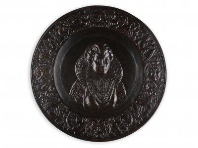 DECORATIVE PAIRED PLATES