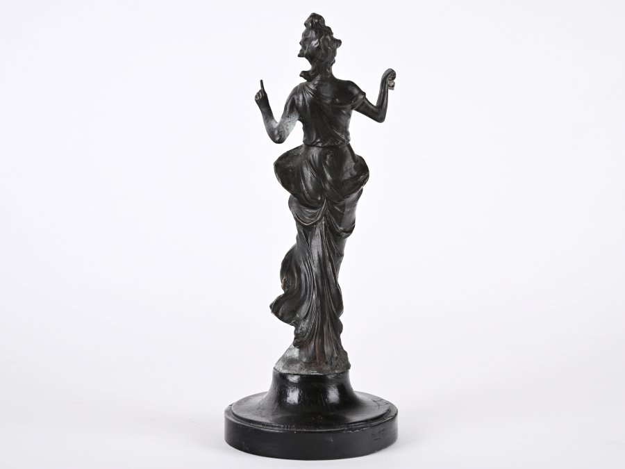 A FIGURAL ART NOUVEA CLOCK