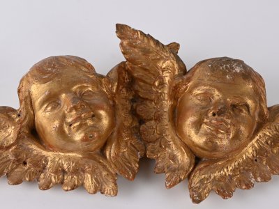 TWO PUTTI