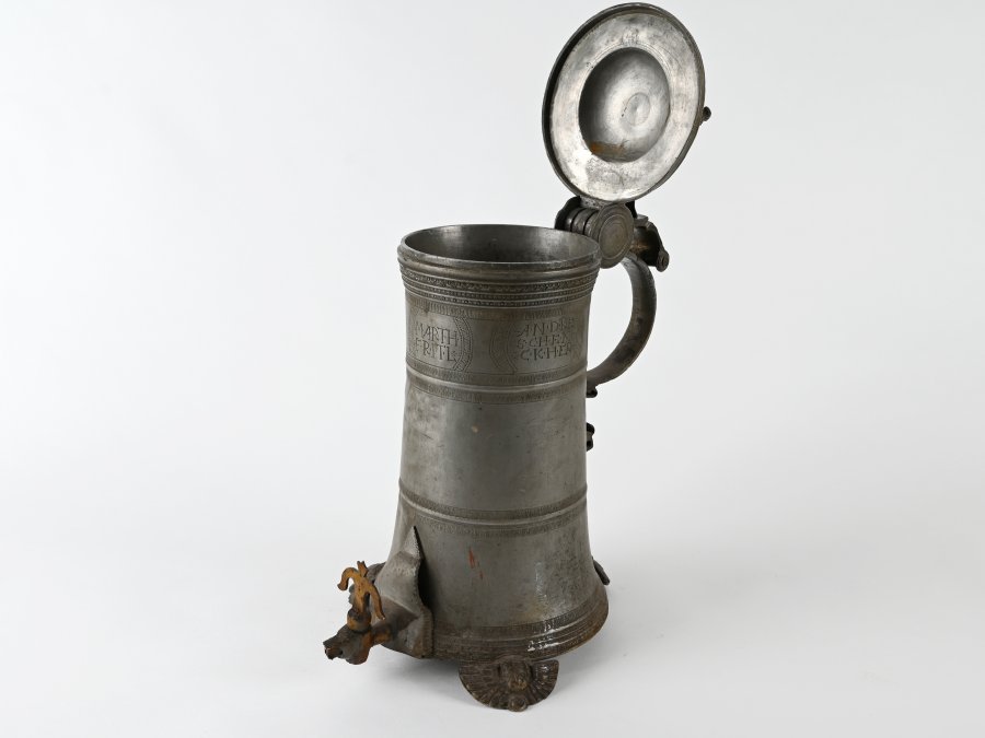 JUG WITH A TAP