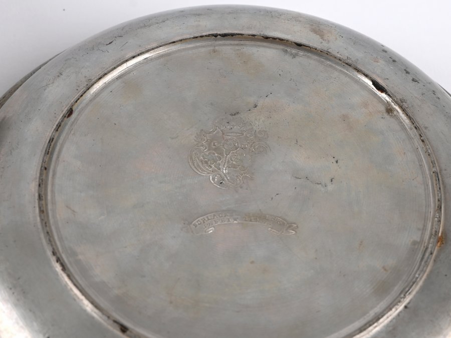 SET OF TIN WARE