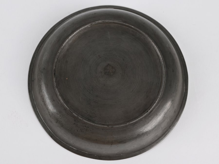 SET OF TIN WARE