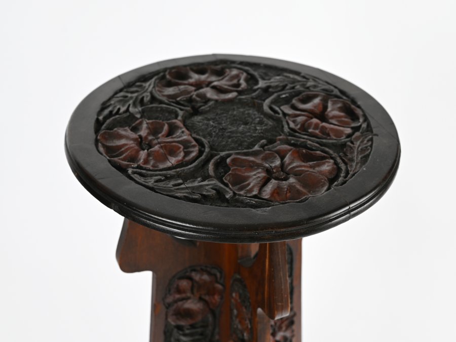 AN ART NOUVEAU SIDE COLUMN TABLE