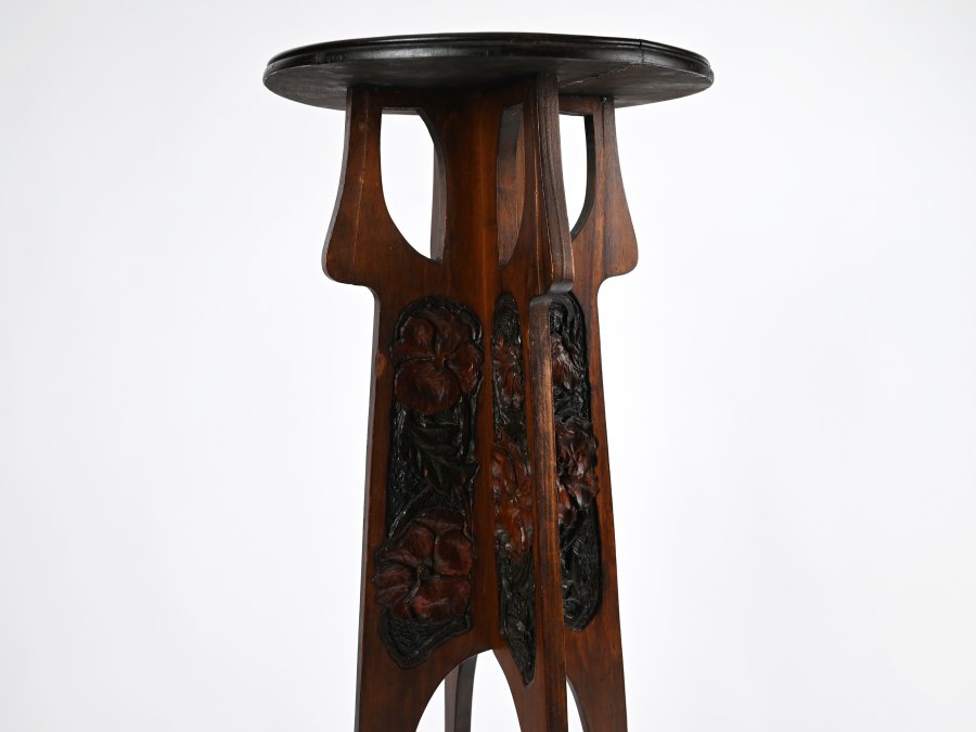 AN ART NOUVEAU SIDE COLUMN TABLE