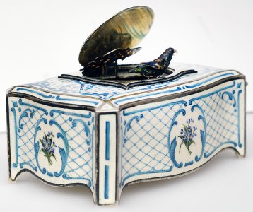 A Music Box with Automaton and Bird