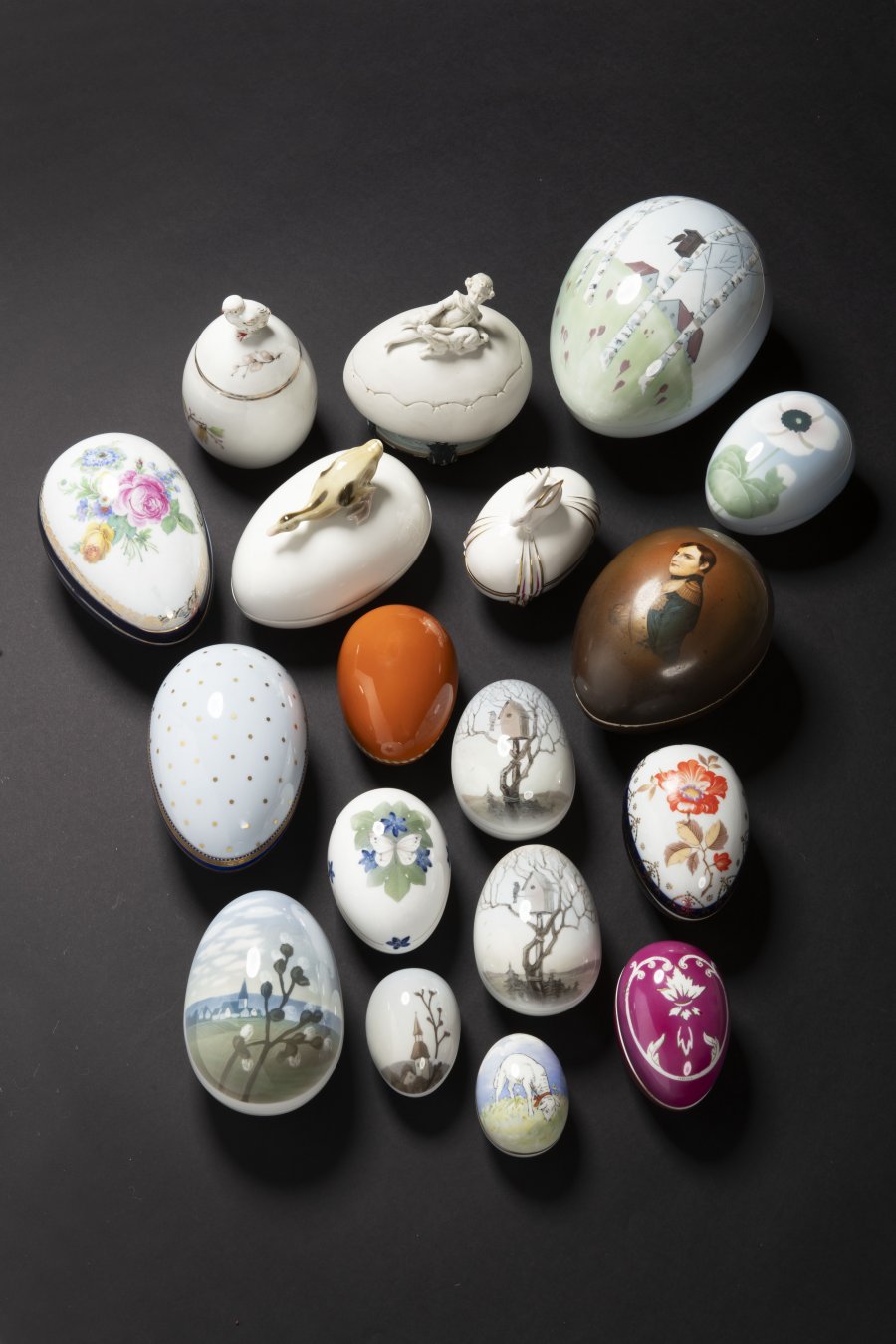 COLLECTION OF PORCELAIN EGGS