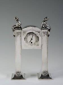 Versilberte Jugendstil Uhr