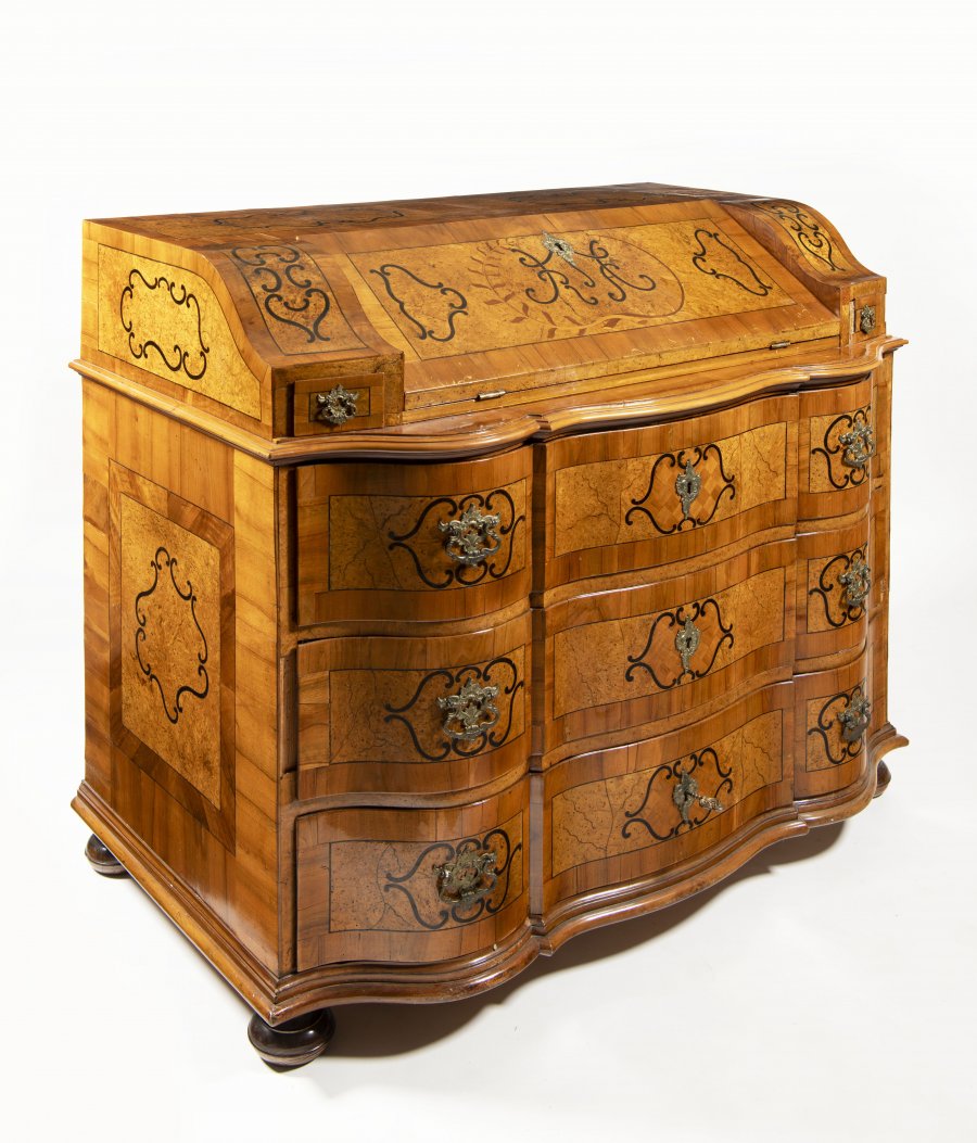 IMPRESSIVE ROCOCO BUREAU