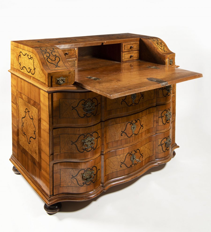 IMPRESSIVE ROCOCO BUREAU