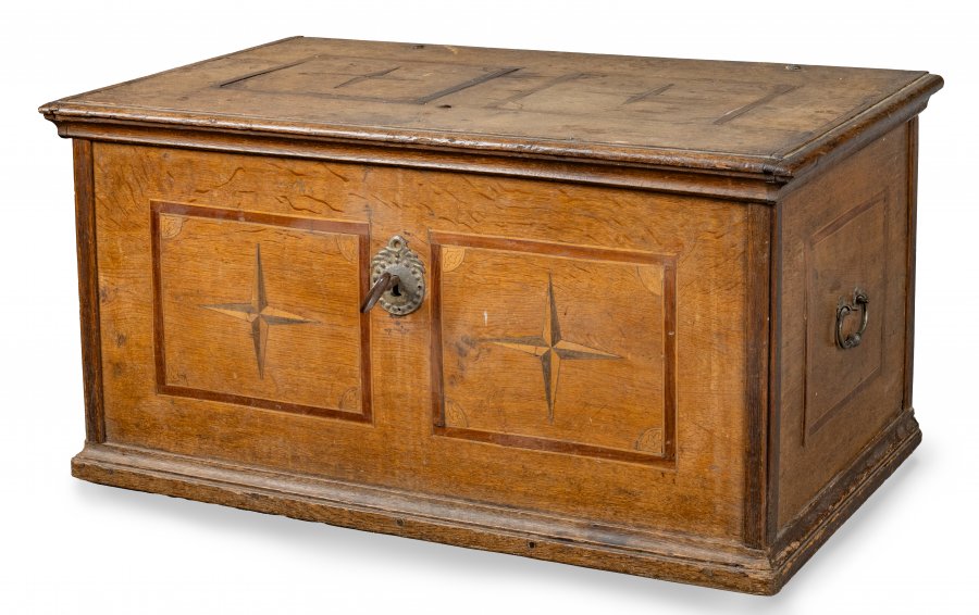 FOLK CHEST