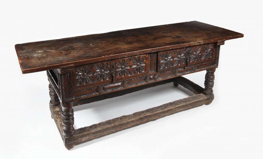 RENAISSANCE TABLE